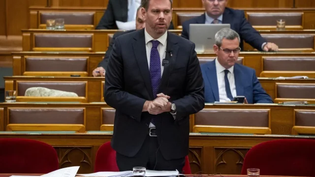 Budapesti ingatlanfejlesztésekről és közlekedési kérdésekről vitázott az Országgyűlés