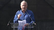 Demonstrációt tartottak a Terror Háza Múzeumnál a főigazgatói megbízás megszüntetése miatt
