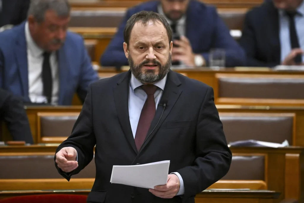 Dízelautó-támogatás és dohánytermék-adóemelés az Országgyűlés döntése nyomán