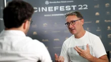 Tudor Giurgiu új filmje: 65 perces vágatlan jelenet a vígjátékban