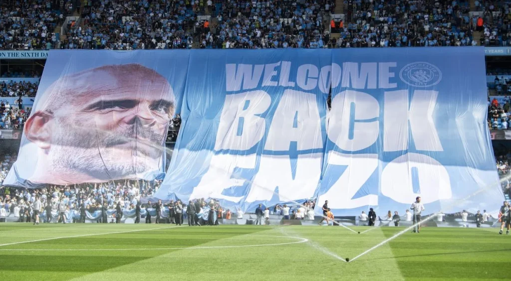 Emberhátrányban is megnyerte a rangadót a Manchester City