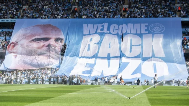 Emberhátrányban is megnyerte a rangadót a Manchester City