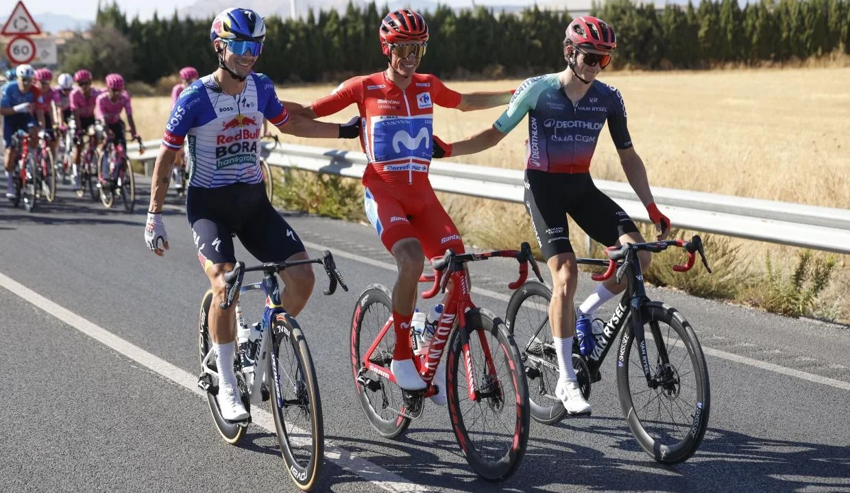 Enric Mas nyerte a Vuelta a Espanát, Valter Attila a 45. helyen zárt