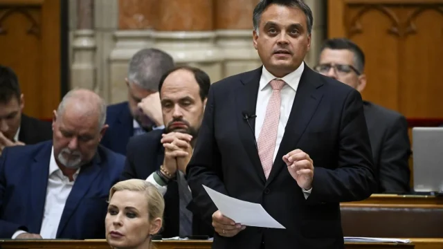 Latorcai Csaba üdvözölte a december 24-i munkaszüneti nap tervét