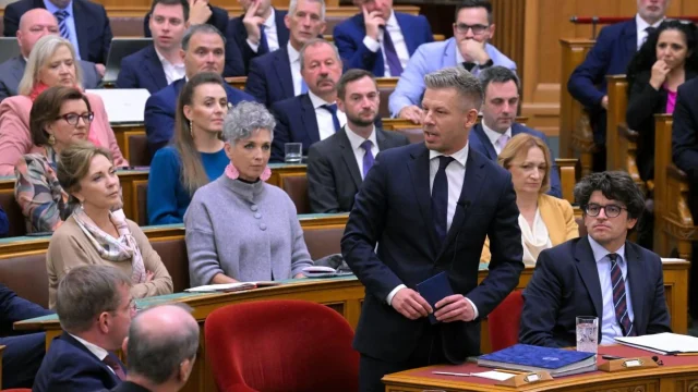 Felfüggesztette Magyar Péter mentelmi jogát az Országgyűlés