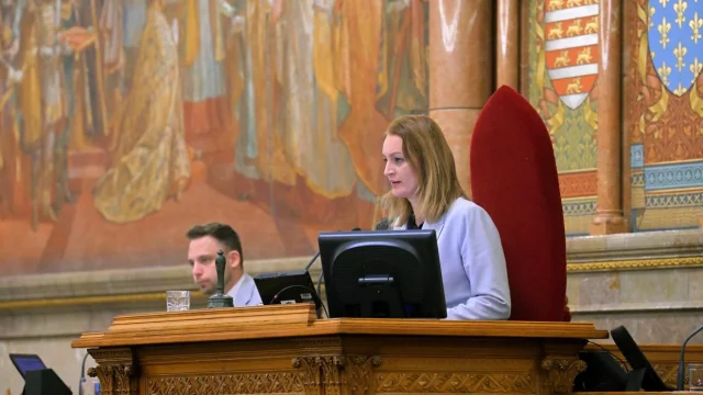 Feljelentést tesz a Mi Hazánk a Tisza Párt egyik képviselőjének szabálytalan szavazása miatt