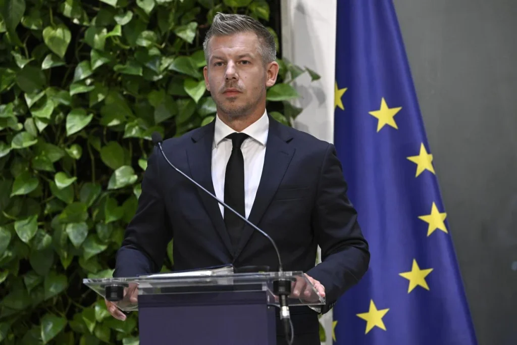 Magyar Péter: Felmentették a Mandiner kiadó cégének vezérigazgatóját