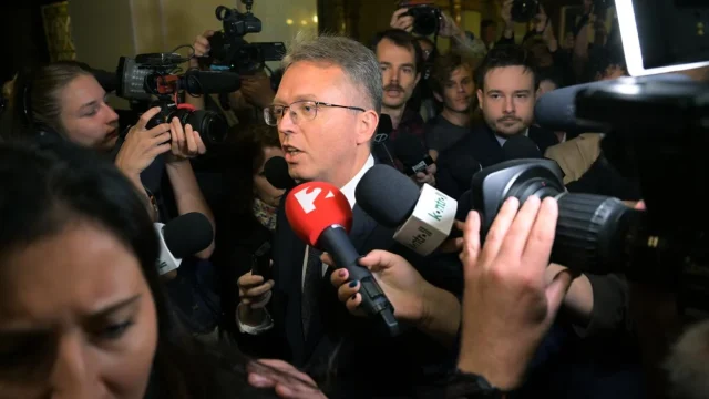 Hankó Balázs a Parlament épületében várja a mentelmi jogával kapcsolatos hatósági lépéseket