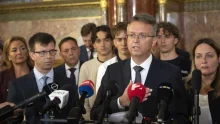 Az ügyészségre indult Hankó Balázs, miután felszólították a Parlament elhagyására