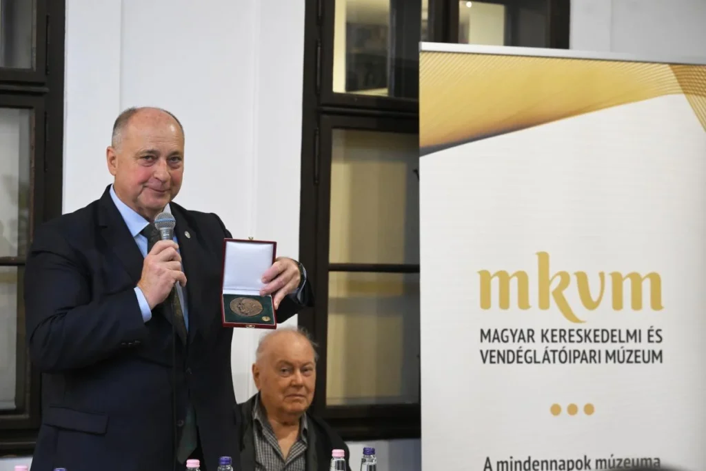 Hárman kapják meg idén a Gundel Károly-díjat