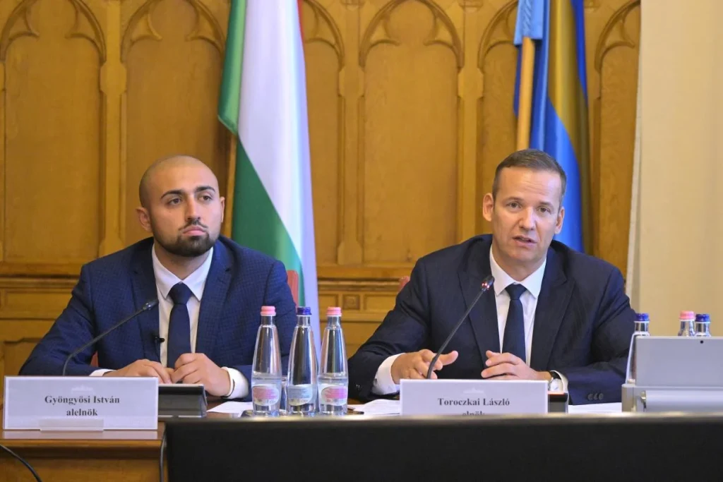 Hatvanöt személyt idézne be a végrehajtási visszaéléseket vizsgáló parlamenti bizottság
