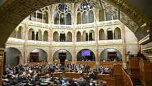 Ismét kötelező a kamarai tagság az orvosoknak, fogorvosoknak és szakdolgozóknak
