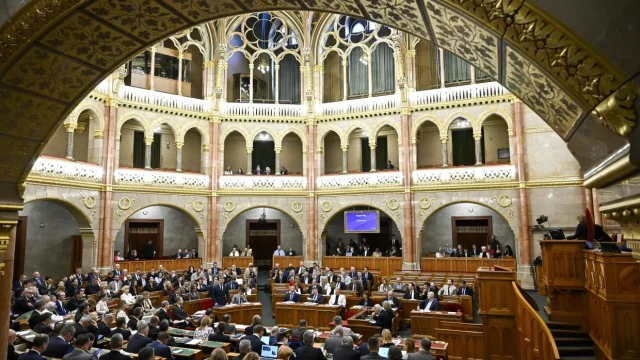 Ismét kötelező a kamarai tagság az orvosoknak, fogorvosoknak és szakdolgozóknak