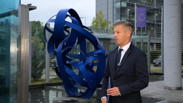 Jelentős béremelés érkezik a gyermekvédelemben dolgozóknak