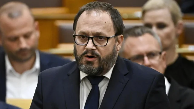 Kármán András pénzügyminiszter az Európai Bizottság alelnökével egyeztetett