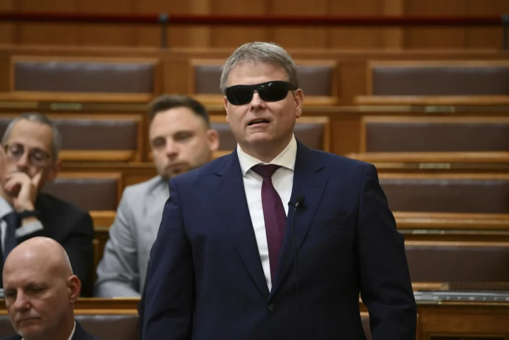 Kátai-Németh Vilmos szerint nem önkényesen vontak el forrásokat Csepeltől