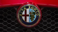 Kézi váltóval érkezhet az Alfa Romeo következő különleges modellje
