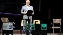 Kilenc bemutatót tart a Vígszínház, új Dés–Geszti musical is készül