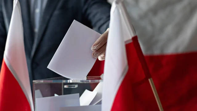 Krakkói időközi polgármester-választás: két jelölt jutott a második fordulóba