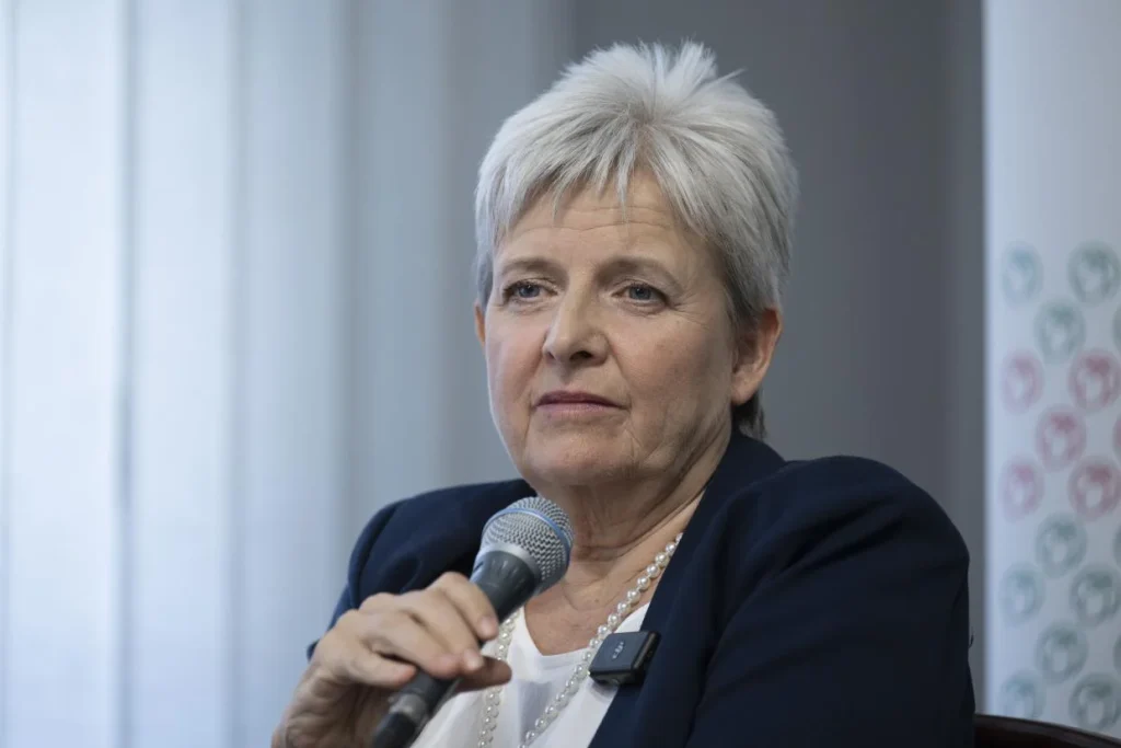 Lannert Judit: A közösségi média a középosztály gyermekeire is káros hatással van