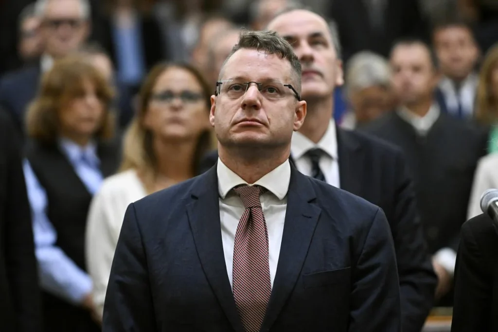 Lemond a Médiatanácsban betöltött tisztségéről Tóth Máté a Mi Hazánk alelnöki kinevezése miatt