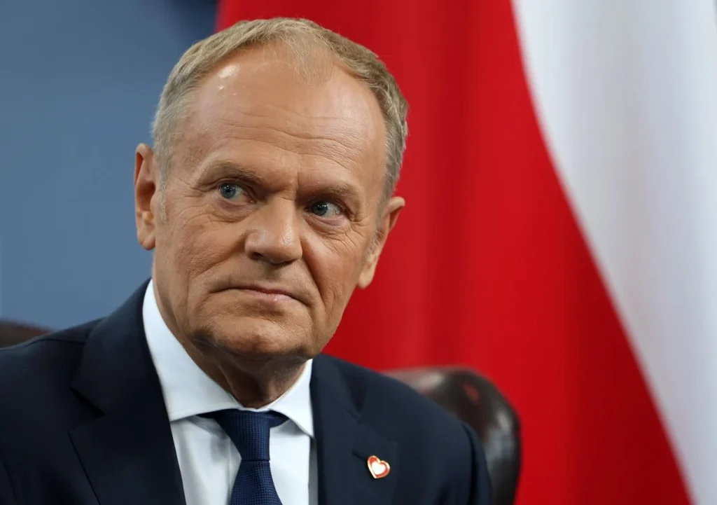 Lengyel kormányfő: szabotázs okozta a tüzet a drónalkatrészgyártó üzemben