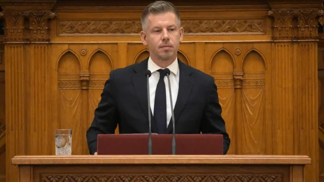 Magyar Péter: a normális állam nem épülhet a közszféra kizsigerelésére