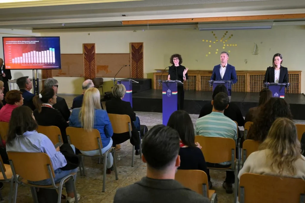 Nyilvánosságra hozták a kormány átfogó gyermekvédelmi jelentését