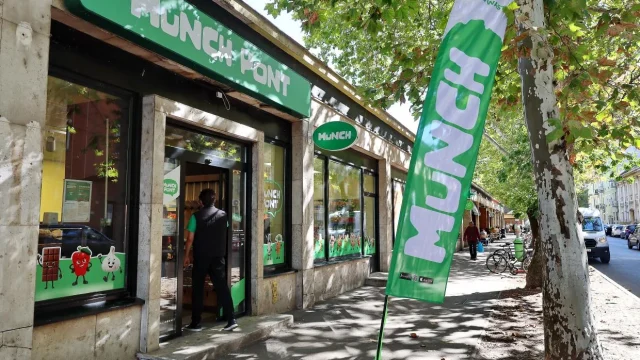 Fizikai üzletet nyitott Szegeden a Munch, így bárki elérheti az ételmentő termékeket