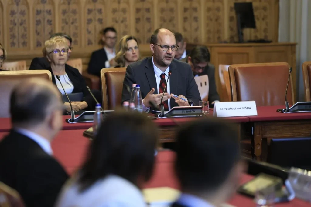 Megválasztották a Médiatanács új elnökét és négy tagját az Országgyűlésben