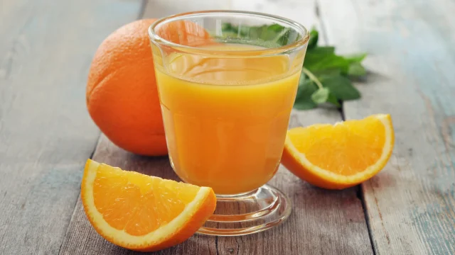Valóban okozhat gyomorpanaszokat a narancslé? Így kerülhetjük el a kellemetlenségeket