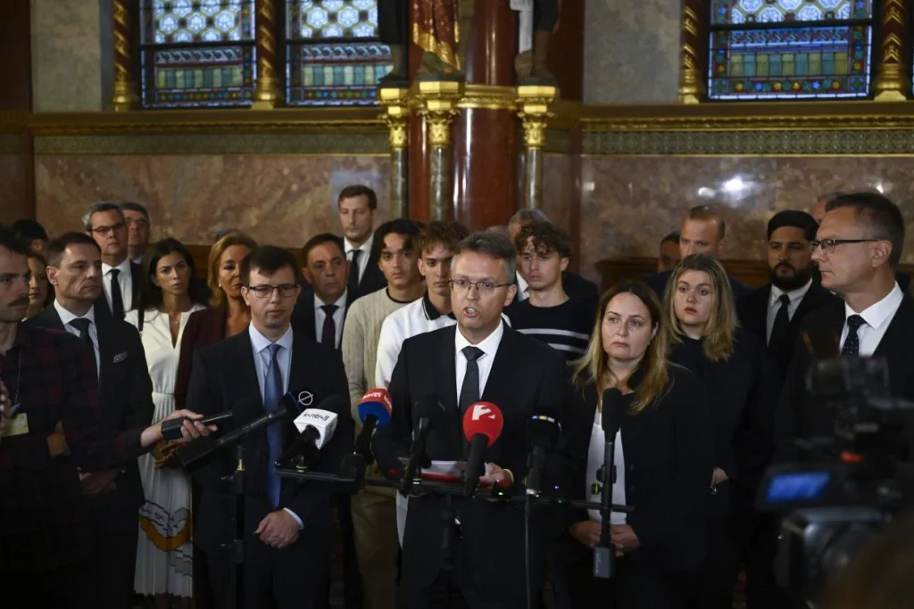 Nem vesz részt a Fidesz és a KDNP a parlament rendkívüli ülésén