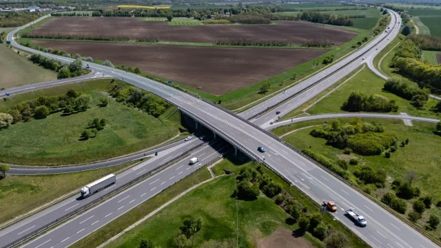 Nyilvánosságra hozná az M6-os autópálya üzemeltetési adatait az MKIF Zrt