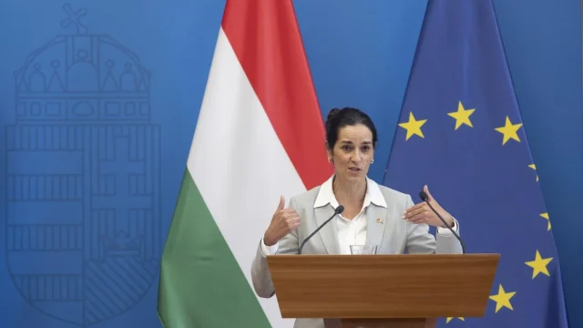 Orbán Anita: Szijjártó Péter és delegációja nem mérlegelte az olcsóbb utazási lehetőségeket