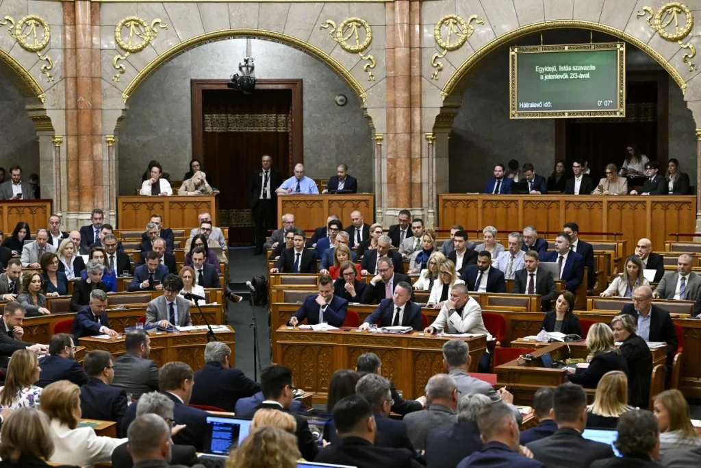 Országgyűlési döntések: kamarai tagság, javítóintézetek és fővárosi fejlesztések
