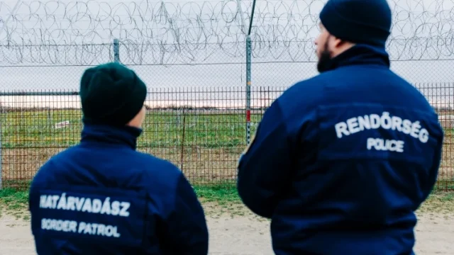 Tíz illegális migránst tartóztattak fel a magyar-szerb határon Röszkénél