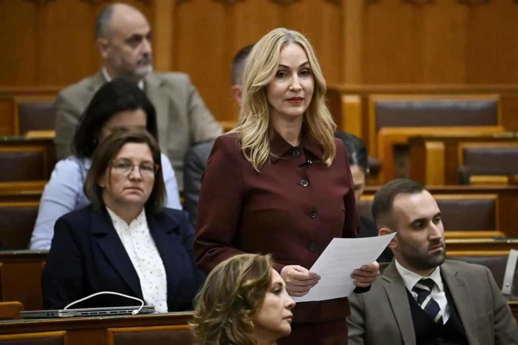 Parlamenti vita a gyermekvédelmi javaslatcsomagról és napirend utáni felszólalások