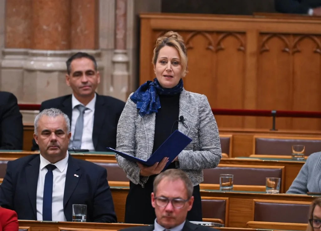 Parlamenti vita a gyermekvédelmi javaslatcsomagról és napirend utáni felszólalások