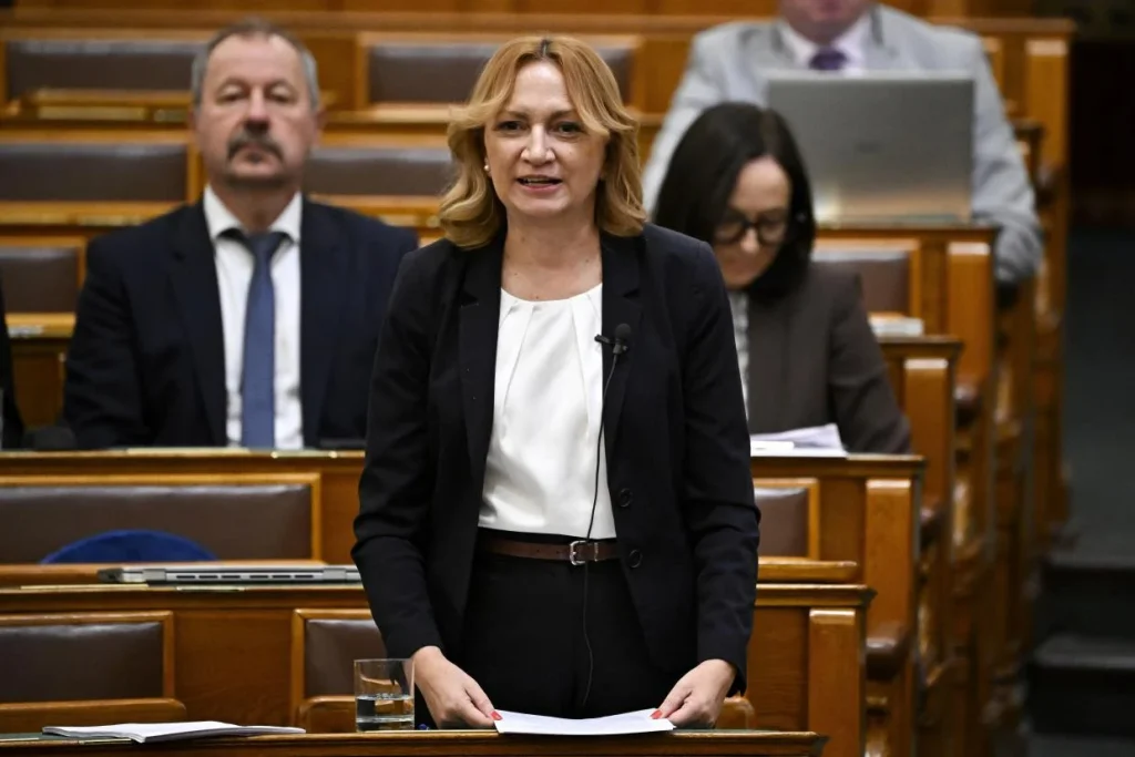 Parlamenti vita a költségvetés módosításáról