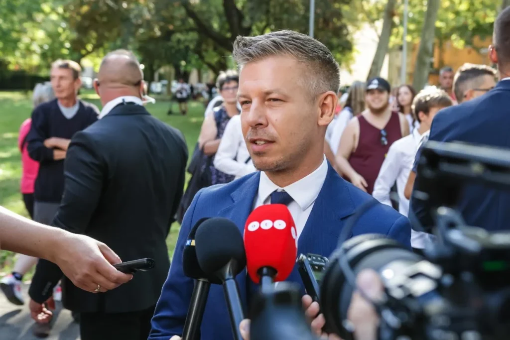Partneri együttműködést ígér a kormány az egyetemeknek