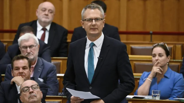 Petíciót indított a KDNP az oktatási miniszter leváltásáért