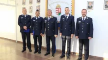 Dicséretben részesültek a pécsi rablási kísérlet elkövetőjét gyorsan elfogó rendőrök