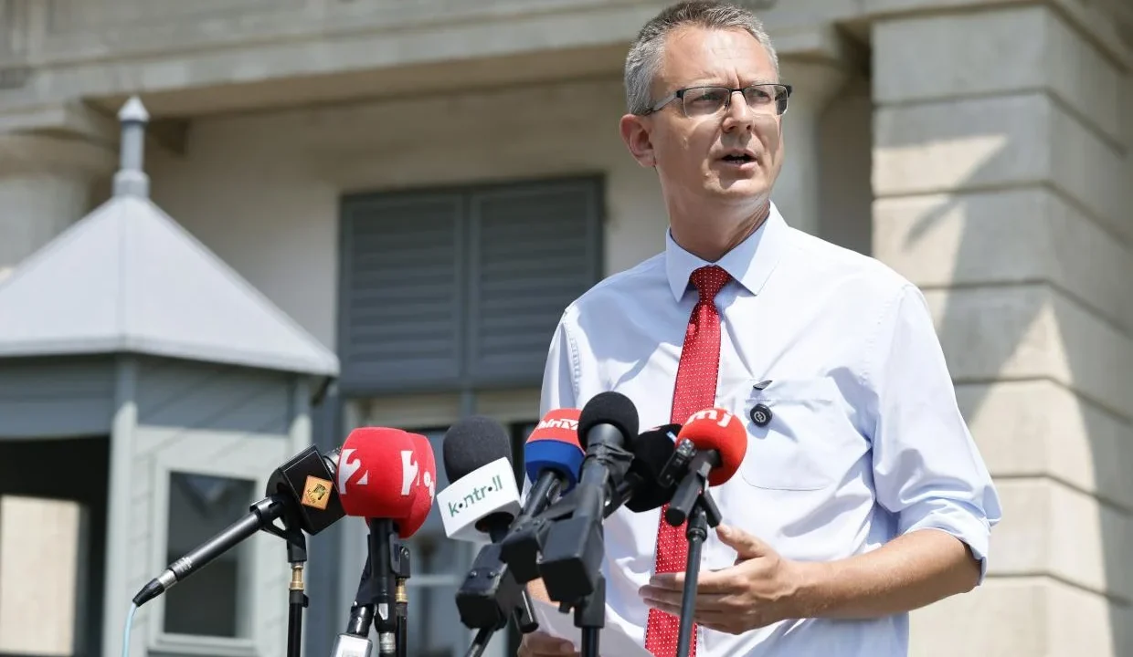 Rétvári Bence szerint Lannert Judit férje jelentős juttatást kapott egy egyetemi alapítványtól