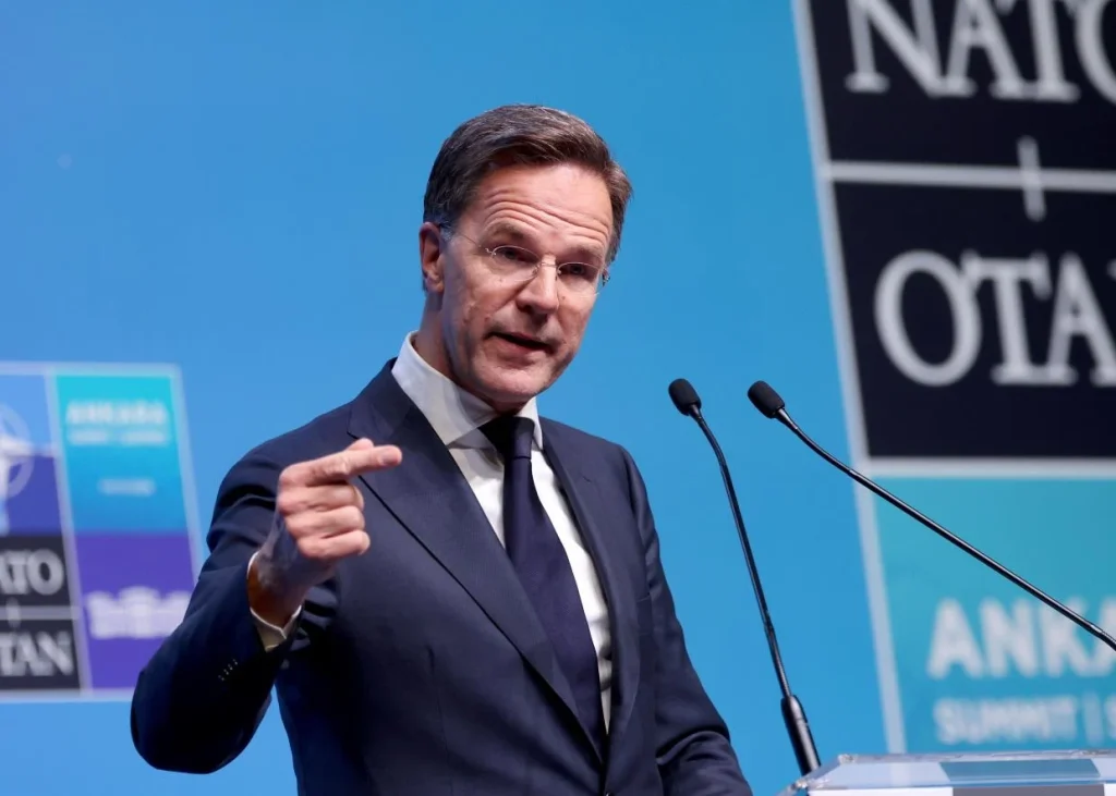 A nukleáris fenyegetések beszüntetésére szólította fel Oroszországot a NATO-főtitkár