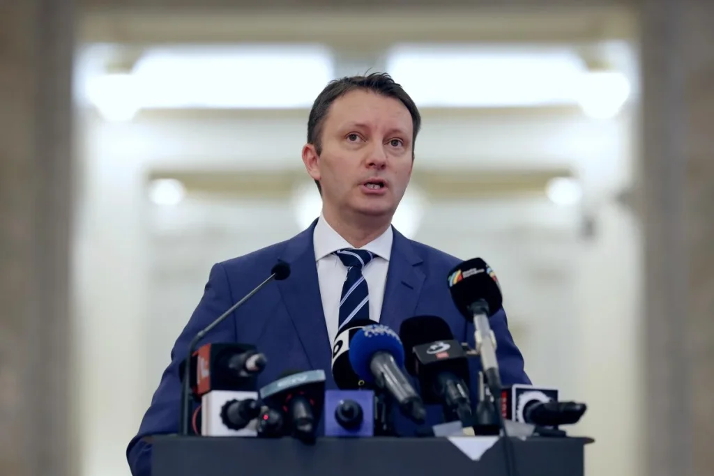 Siegfried Muresan benyújtotta a hárompárti kormány névsorát a román parlamentnek
