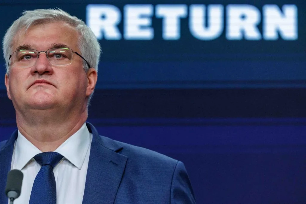 Szibiha bírálja az EU döntését két orosz oligarcha szankciós listáról való törléséről