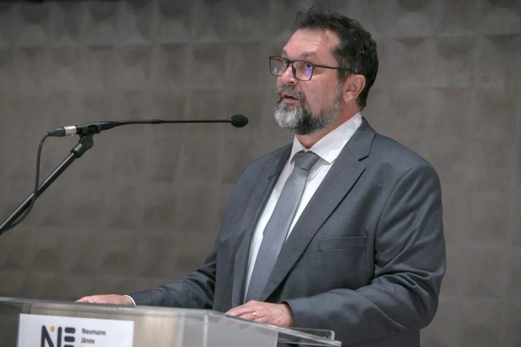 Tanévnyitó a Neumann János Egyetemen: a felelős polgárrá nevelés a cél