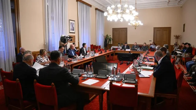 Teljes körű rehabilitációt és kártérítést követelnek a Covid-oltás megtagadása miatt elbocsátott katonák