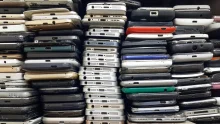 Több mint egymillió használt mobiltelefont értékesíthettek újként Európában