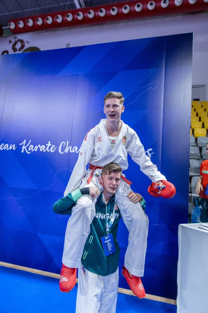 Huszonkét fős válogatott indul a korosztályos karate vb-n